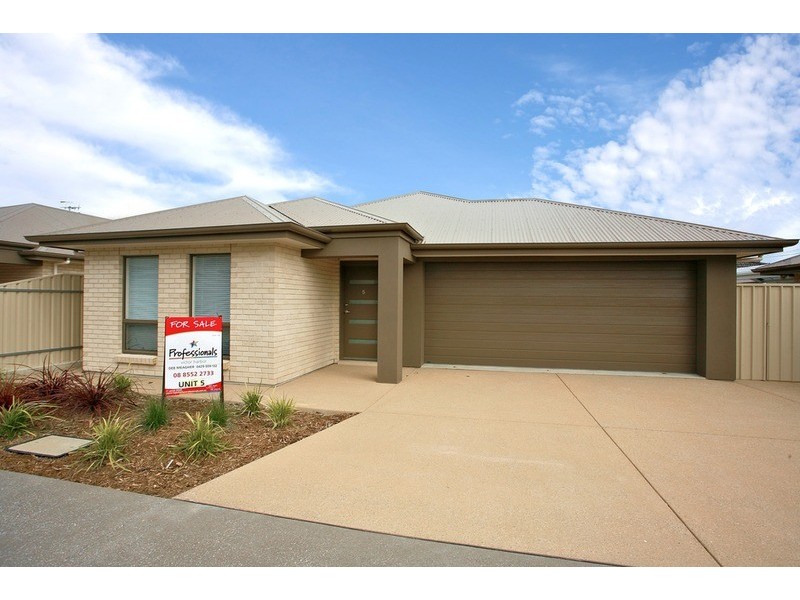 Villas 2 & 5/18-22 Leworthy Street, Victor Harbor SA 5211