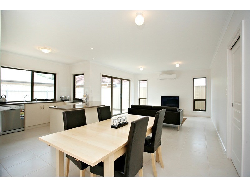 Villas 2 & 5/18-22 Leworthy Street, Victor Harbor SA 5211