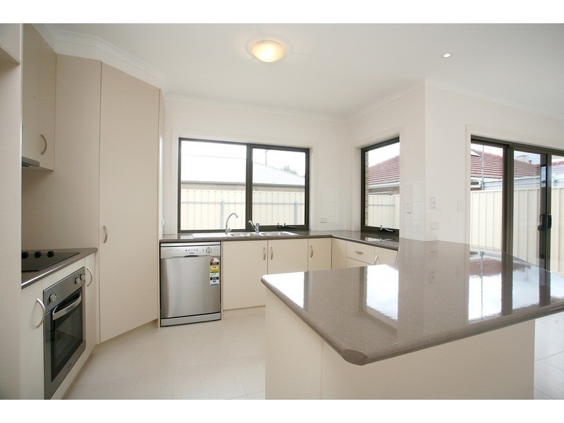 Villas 2 & 5/18-22 Leworthy Street, Victor Harbor SA 5211