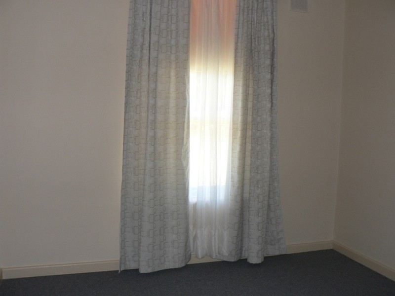 8 Churchill Road, Victor Harbor SA 5211