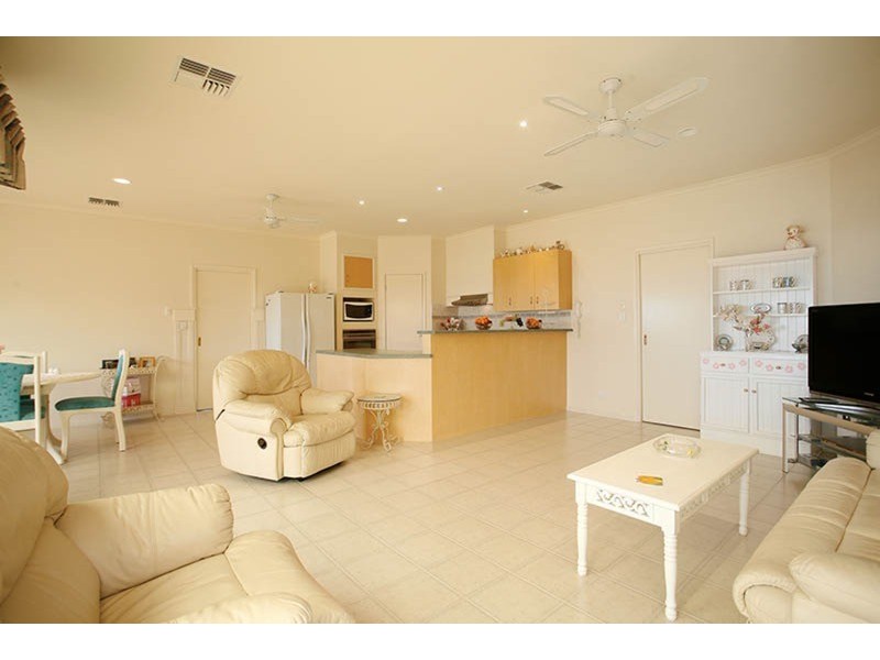 8 Gribble Court, Encounter Bay SA 5211