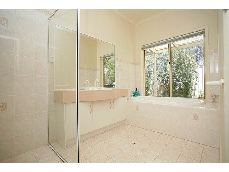 8 Gribble Court, Encounter Bay SA 5211