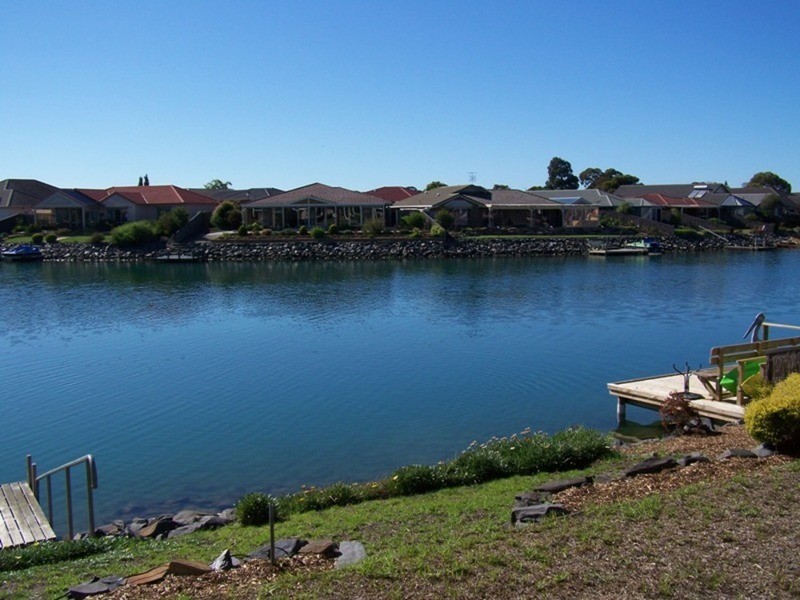 11 Lakeside Circuit, Encounter Bay SA 5211