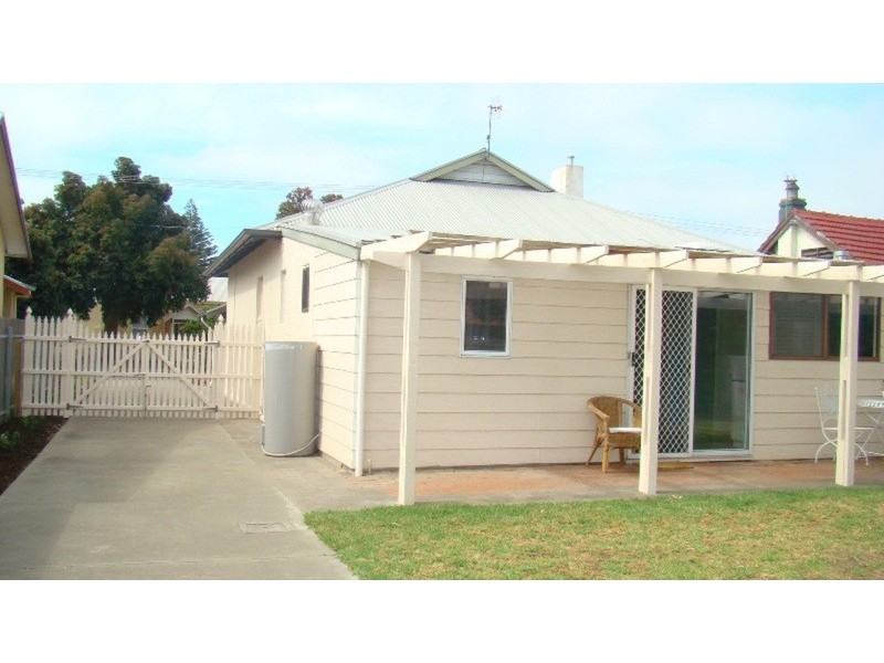 19 Sturt Street, Victor Harbor SA 5211