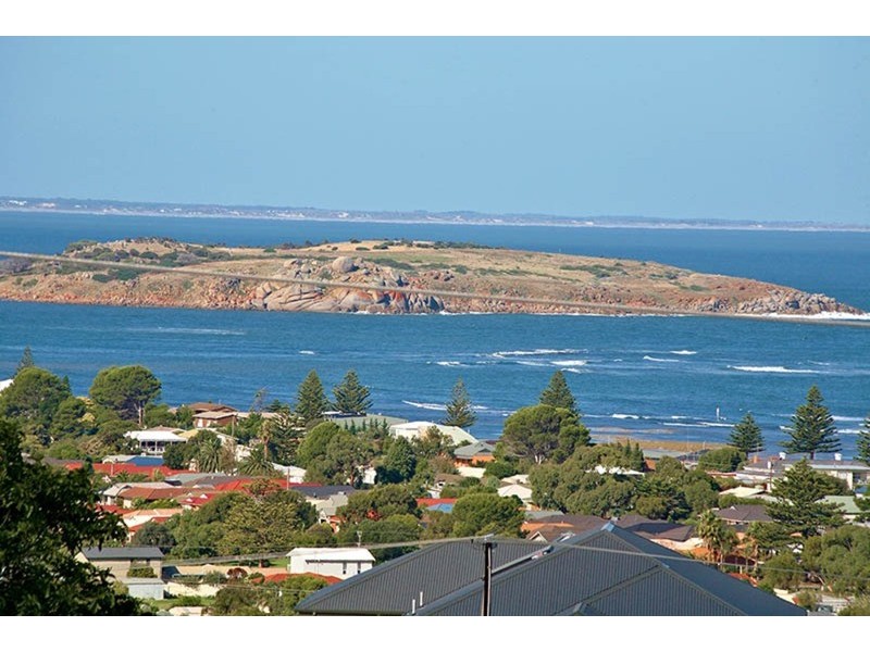 9 Norma Crescent, Encounter Bay SA 5211