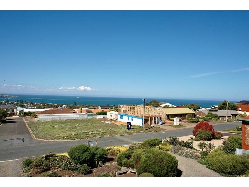 9 Norma Crescent, Encounter Bay SA 5211