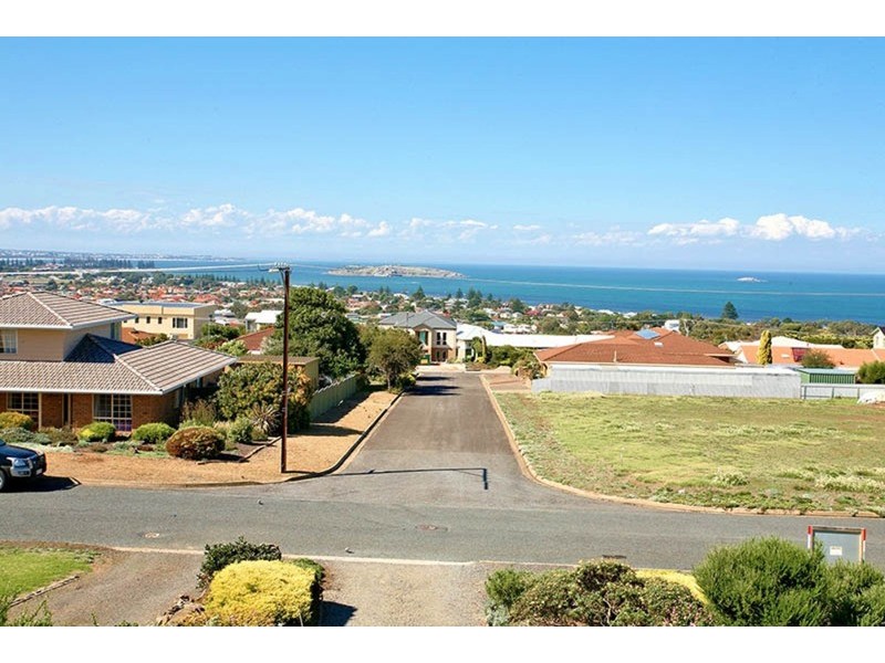 9 Norma Crescent, Encounter Bay SA 5211