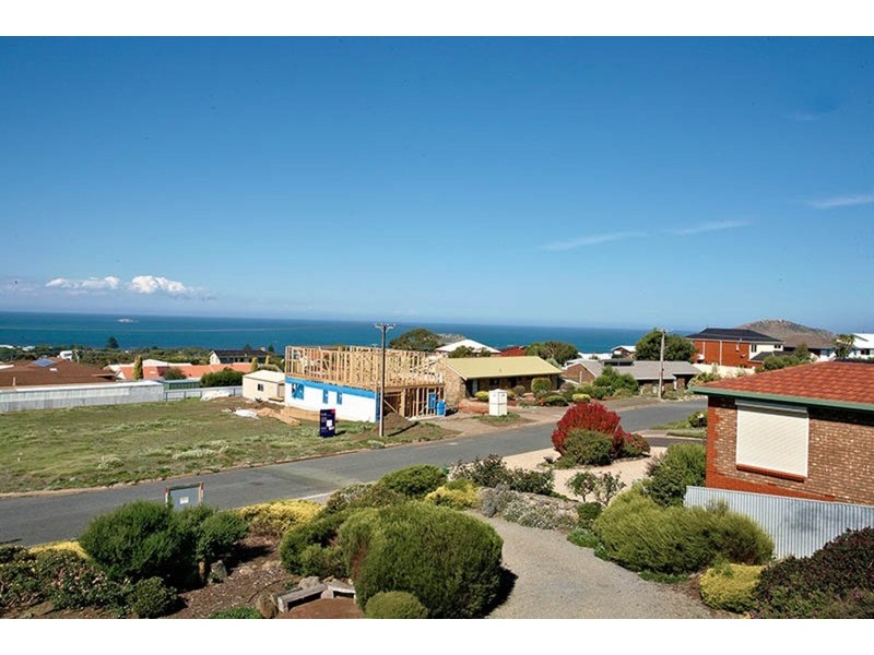 9 Norma Crescent, Encounter Bay SA 5211