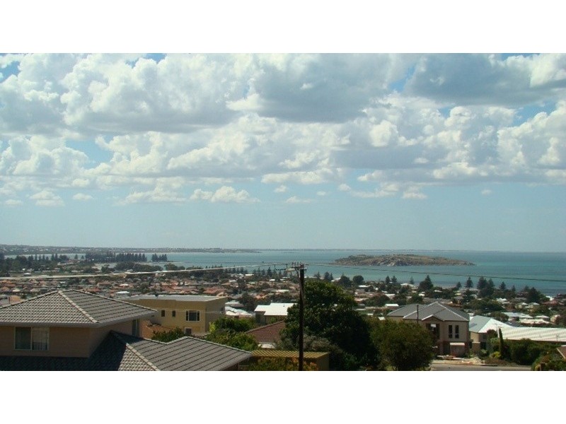 9 Norma Crescent, Encounter Bay SA 5211