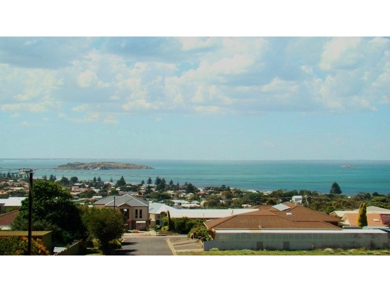9 Norma Crescent, Encounter Bay SA 5211