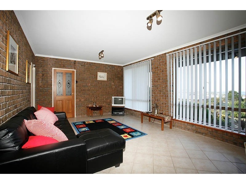 9 Norma Crescent, Encounter Bay SA 5211
