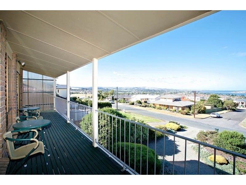 9 Norma Crescent, Encounter Bay SA 5211