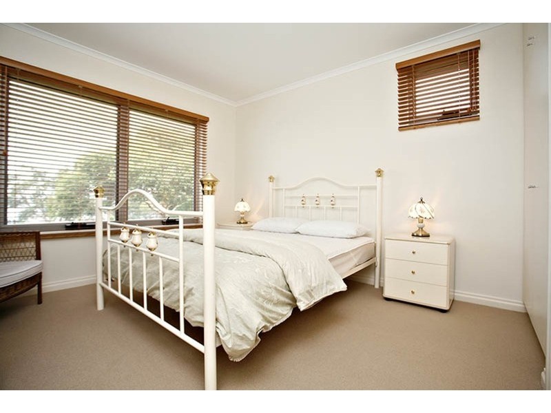 4/2 Solway Crescent, Encounter Bay SA 5211