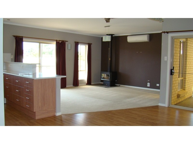 4 Gare Court, Victor Harbor SA 5211