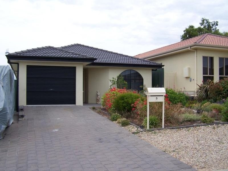 5 Palm Court, Mccracken SA 5211