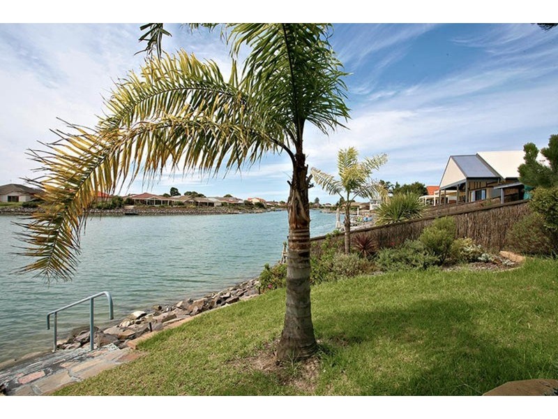 1/1 Lakeside Circuit, Encounter Bay SA 5211