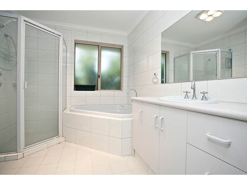1/1 Lakeside Circuit, Encounter Bay SA 5211
