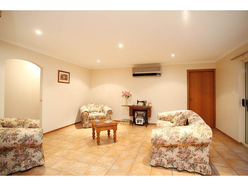 3 Gare Court, Victor Harbor SA 5211