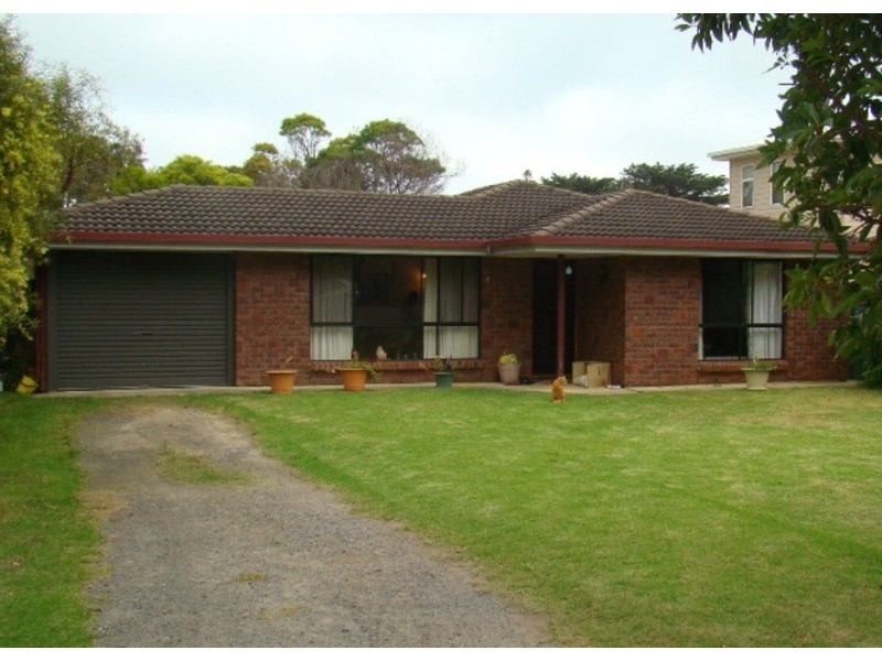 4 Lord Hobart Crescent, Encounter Bay SA 5211