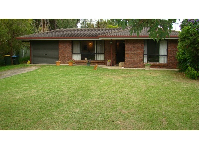 4 Lord Hobart Crescent, Encounter Bay SA 5211