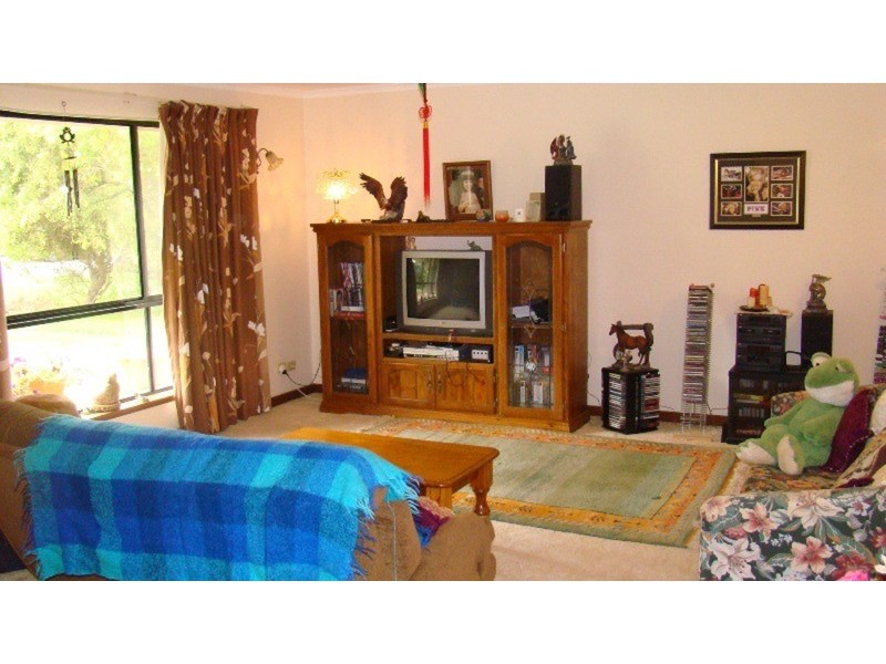 4 Lord Hobart Crescent, Encounter Bay SA 5211