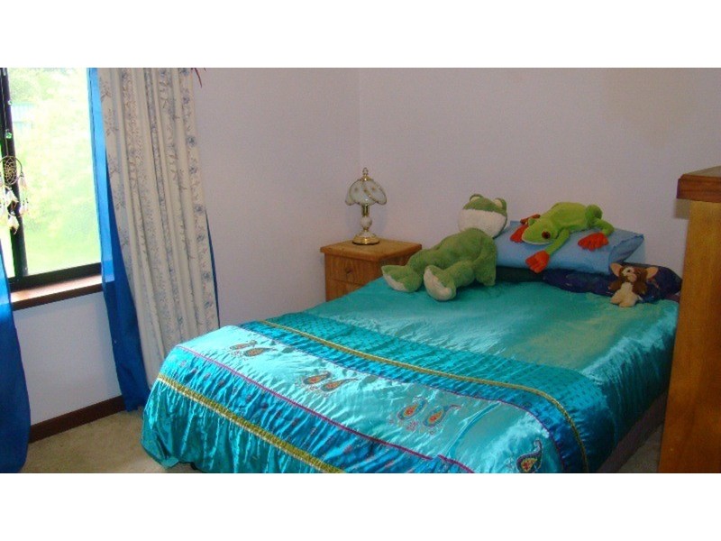 4 Lord Hobart Crescent, Encounter Bay SA 5211