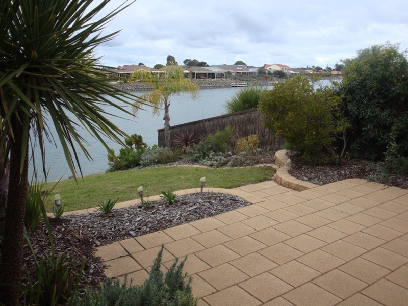 1/1 Lakeside Circuit, Encounter Bay SA 5211
