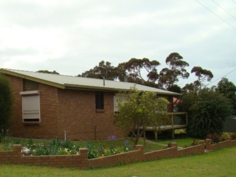 8 Heath (Cnr Dwiar Rd) Street, Victor Harbor SA 5211