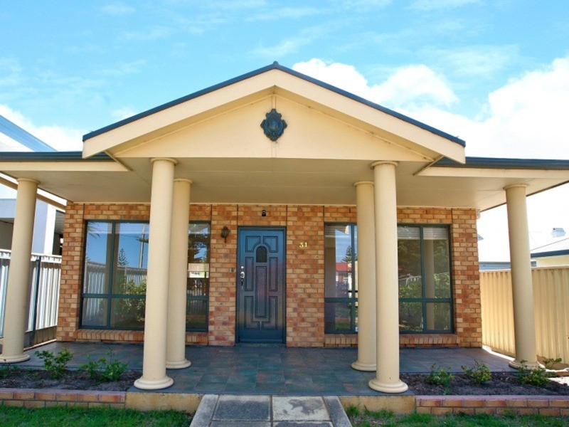 31 Victoria  Street, Victor Harbor SA 5211