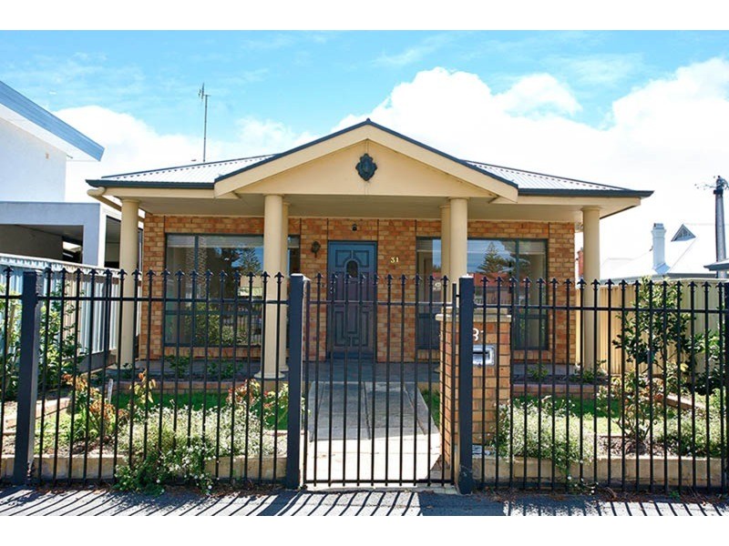 31 Victoria  Street, Victor Harbor SA 5211