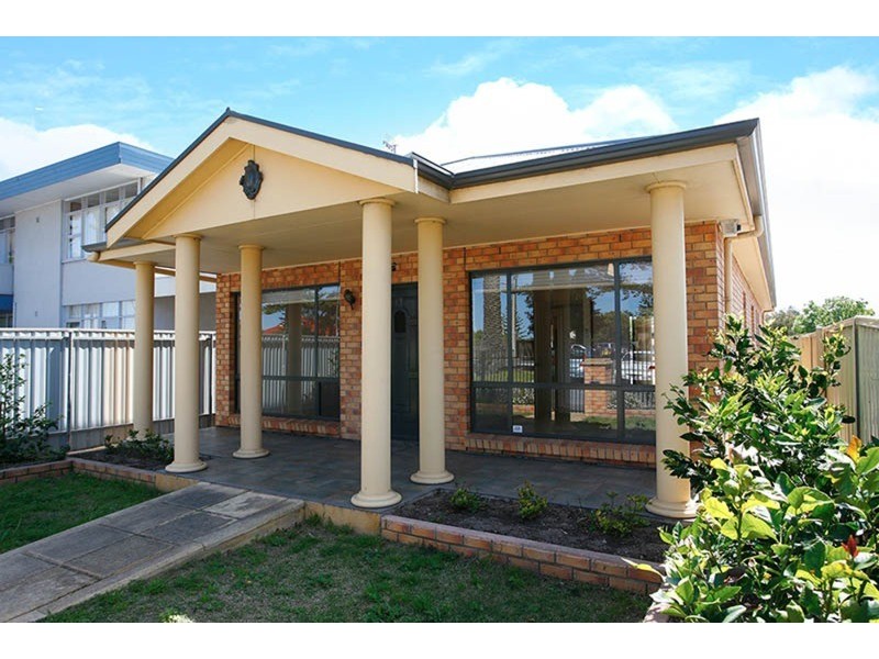 31 Victoria  Street, Victor Harbor SA 5211