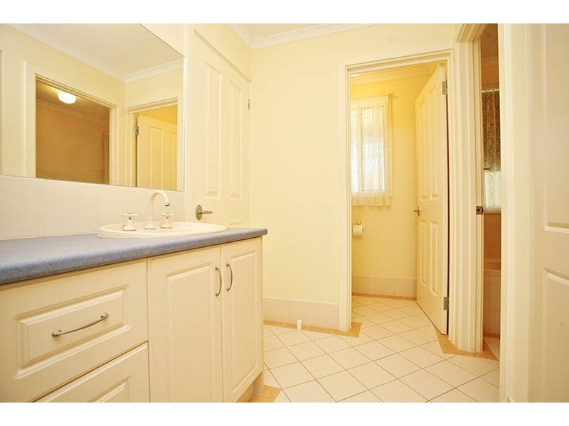 10 Laurie Avenue, Encounter Bay SA 5211