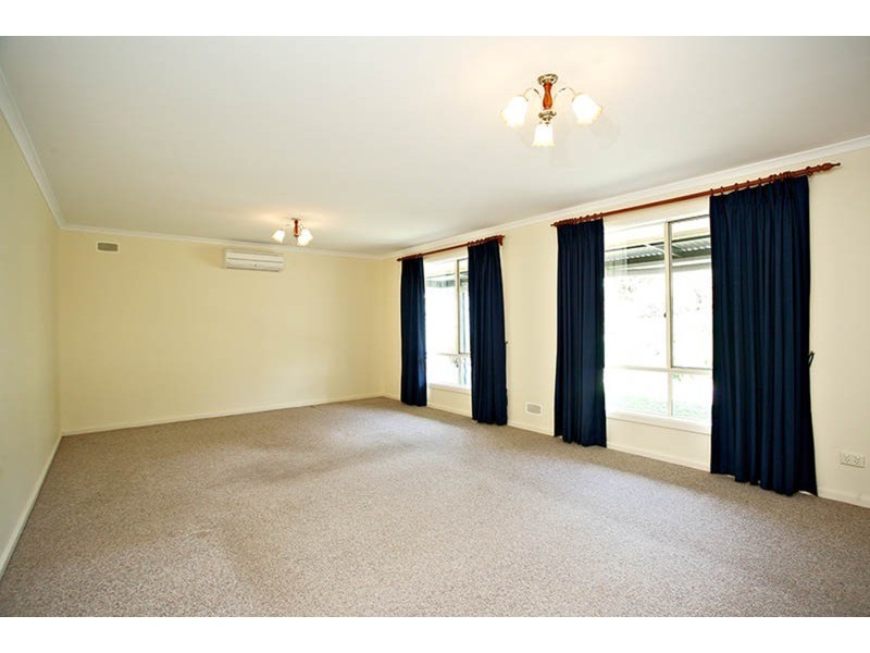 10 Laurie Avenue, Encounter Bay SA 5211