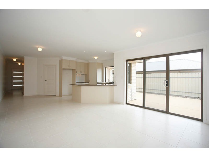Villas 2 & 4/18-22 Leworthy  Street, Victor Harbor SA 5211