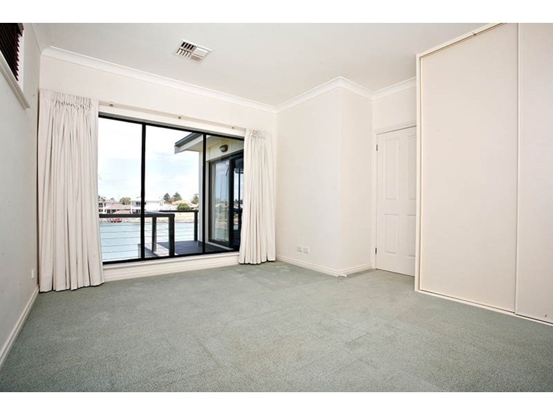 93 Matthew Flinders Drive, Encounter Bay SA 5211