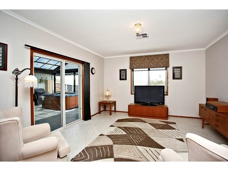2 Edzell Court, Victor Harbor SA 5211
