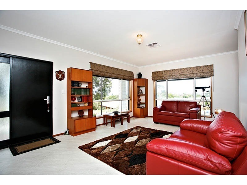 2 Edzell Court, Victor Harbor SA 5211