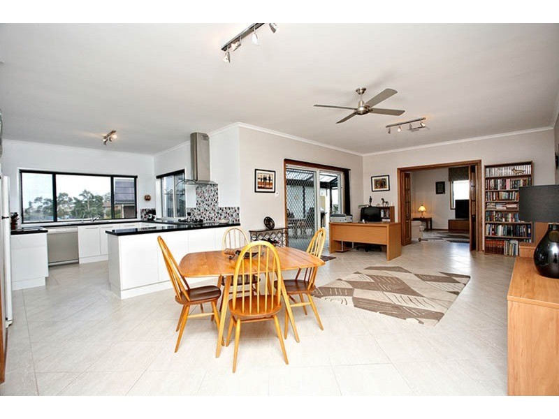 2 Edzell Court, Victor Harbor SA 5211