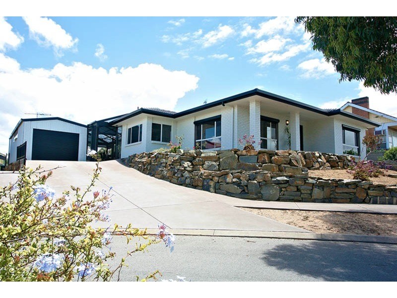 2 Edzell Court, Victor Harbor SA 5211