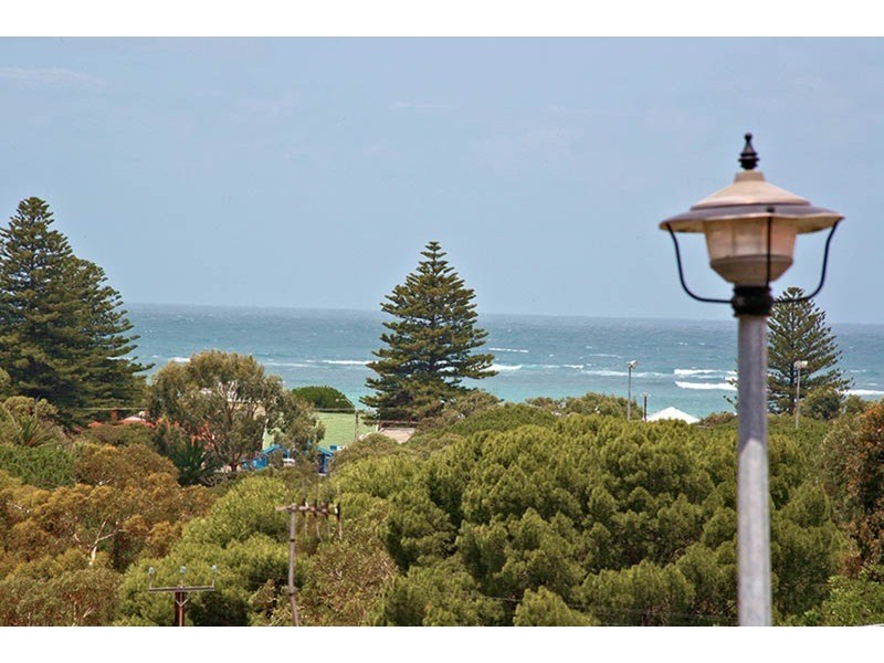 2 Edzell Court, Victor Harbor SA 5211