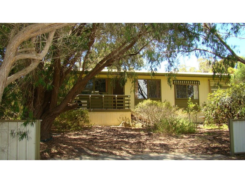 16 Folkestone Terrace, Victor Harbor SA 5211