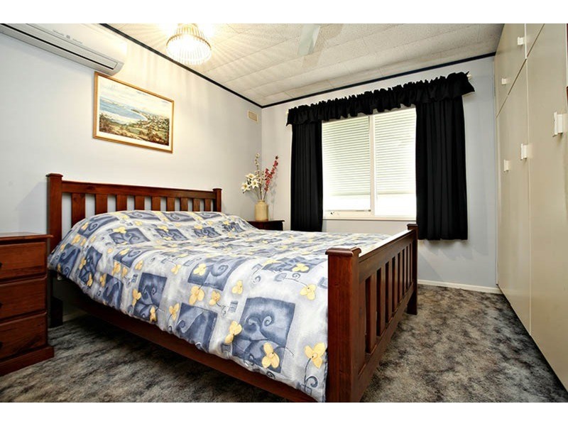 16 Folkestone Terrace, Victor Harbor SA 5211