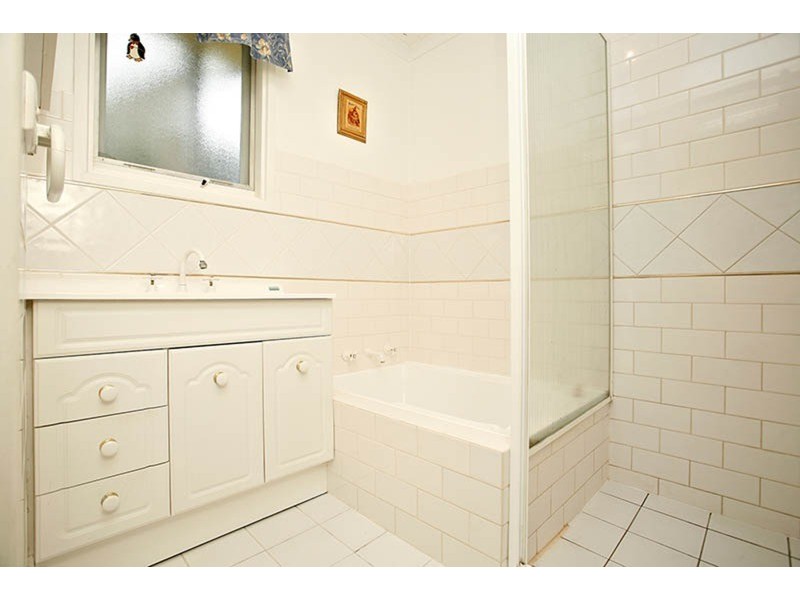 16 Folkestone Terrace, Victor Harbor SA 5211