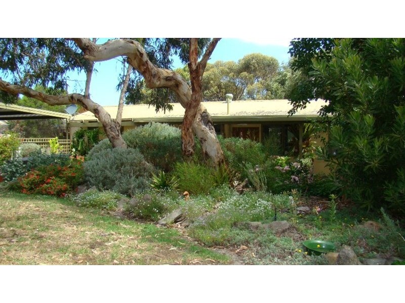 16 Folkestone Terrace, Victor Harbor SA 5211