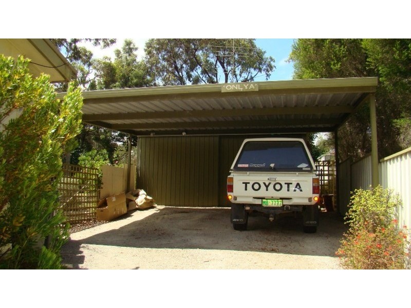 16 Folkestone Terrace, Victor Harbor SA 5211