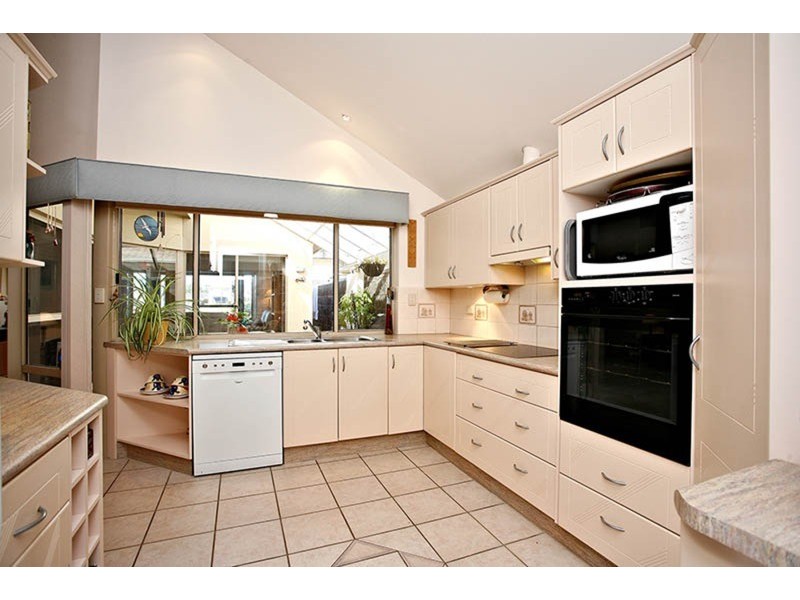 11 Islander Drive, Encounter Bay SA 5211