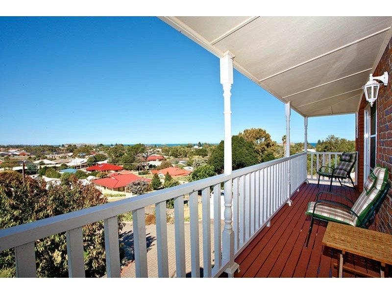 9 Laurie Avenue, Encounter Bay SA 5211