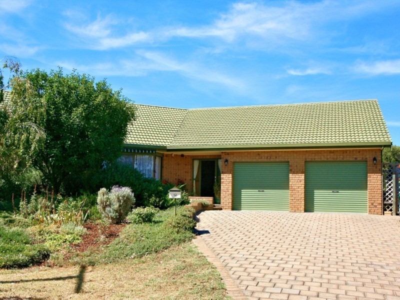 12 Ives  Crescent, Victor Harbor SA 5211