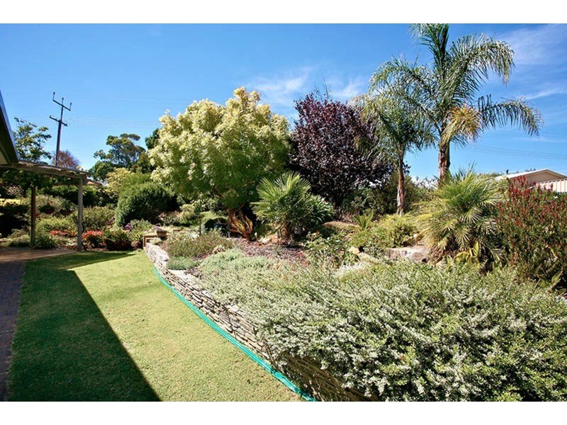 12 Ives  Crescent, Victor Harbor SA 5211