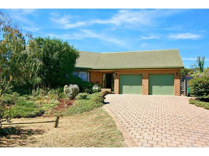 12 Ives  Crescent, Victor Harbor SA 5211
